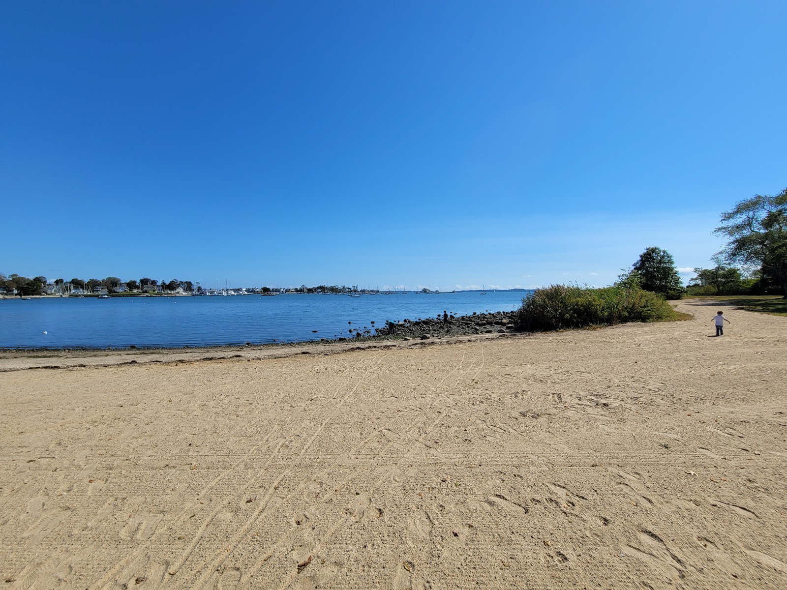 Fotografie cu Esker Point Beach cu nivelul de curățenie înalt