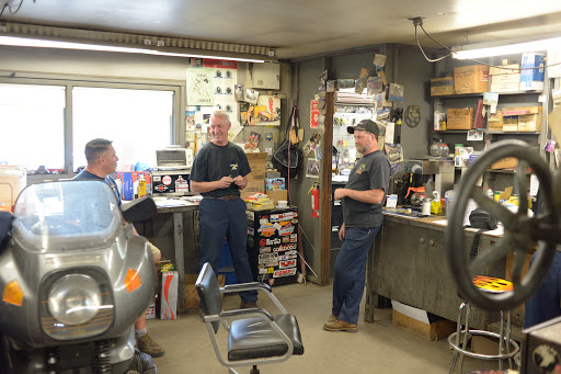 Auto Repair Shop «Murray Brothers Garage», reviews and photos, 19 Bacon Pond Rd, Woodbury, CT 06798, USA