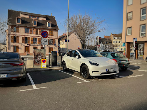 Borne de recharge de véhicules électriques Freshmile Charging Station Strasbourg
