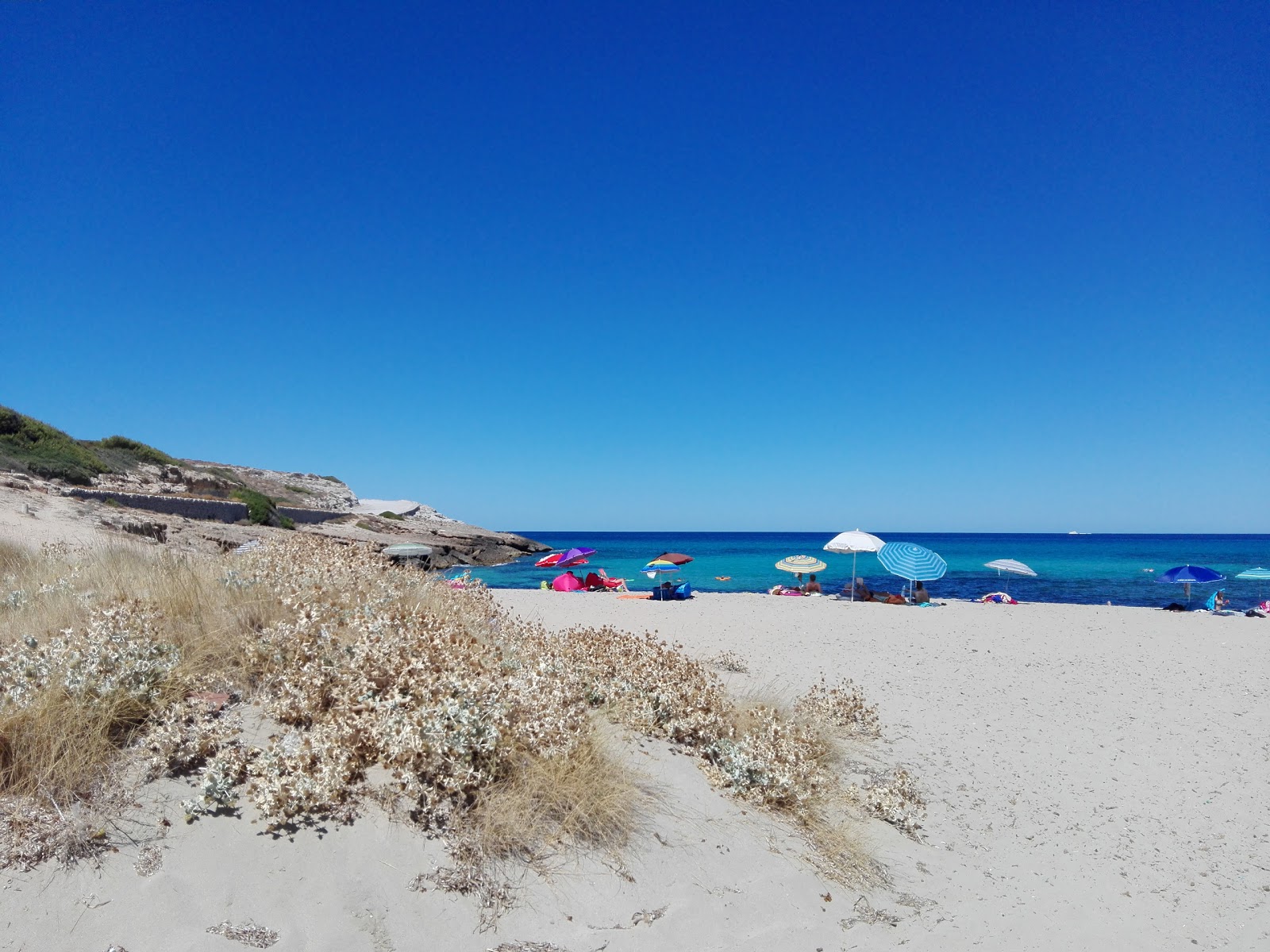 Foto de Cala Mitjana zona salvaje