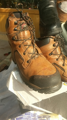 Red Wing, 931 Worcester St, Natick, MA 01760, USA, 