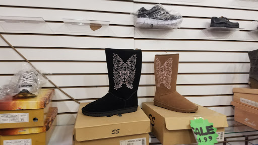 Shopping Mall «Bazaar El Royal Shopping Mall», reviews and photos, 2534 Royal Ln, Dallas, TX 75229, USA