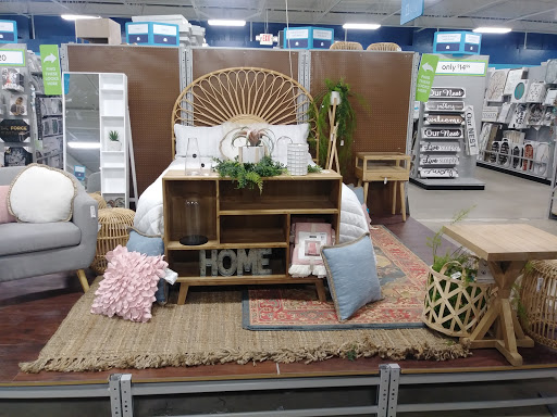 Home Goods Store «At Home», reviews and photos, 4620 Stadium Dr, Kalamazoo, MI 49008, USA