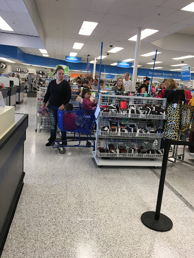 Clothing Store «Ross Dress for Less», reviews and photos, 300 NW Eastman Pkwy, Gresham, OR 97030, USA