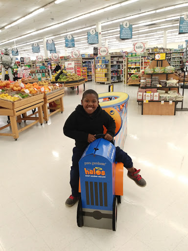 Grocery Store «Winn-Dixie», reviews and photos, 3301 17th St, Sarasota, FL 34235, USA