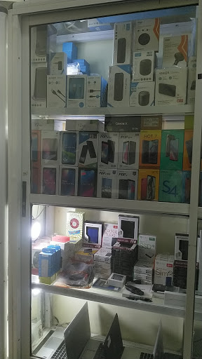 Swot Solutions, Suite 25, Spectrum Plaza, 18 Otigba St, Computer Village, Ikeja, Nigeria, Cell Phone Store, state Lagos