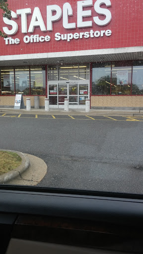 Office Supply Store «Staples», reviews and photos, 210 Harmon Creek Rd, Kernersville, NC 27284, USA