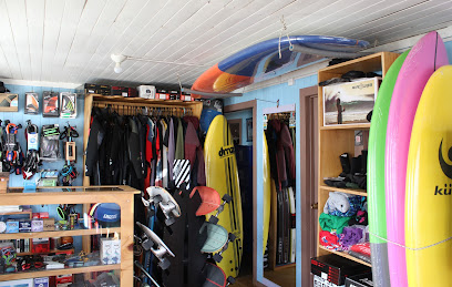 MAR DE FONDO TIENDA Y TALLER DE SURF