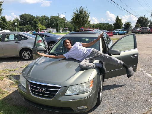 Used Car Dealer «Lavish Auto Sales», reviews and photos, 4526 Old Wake Forest Rd, Raleigh, NC 27609, USA