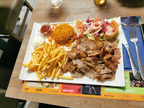 Plats et boissons du La place restaurant kebab à Montereau-Fault-Yonne - n°1