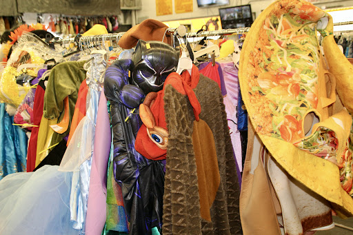 Thrift Store «The Main Place Thrift Store», reviews and photos, 1631 El Camino Real, Tustin, CA 92780, USA