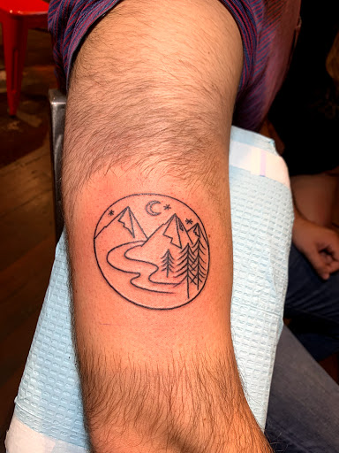 Tattoo Shop «Icon Tattoo Studio», reviews and photos, 813 N Russell St, Portland, OR 97227, USA