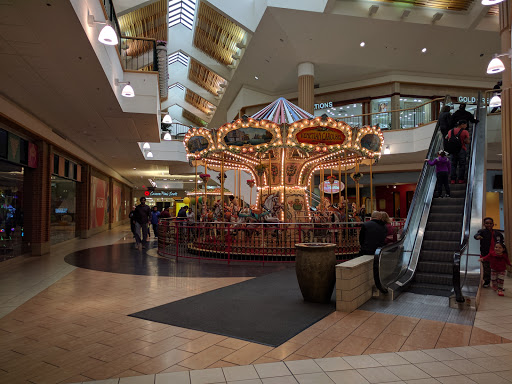 Shopping Mall «Stratford Square Mall», reviews and photos, 152 Stratford Dr, Bloomingdale, IL 60108, USA