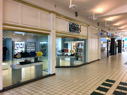 Mobile Phone Repair Shop «iFixandRepair», reviews and photos, 459 Brandon Town Center Dr, Brandon, FL 33511, USA