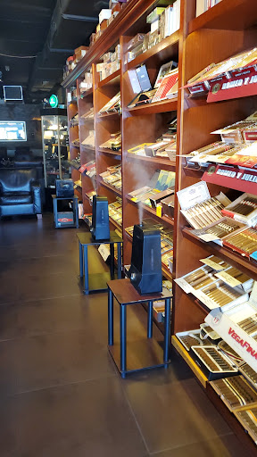 Cigar Shop «Mancave Cigar Lounge», reviews and photos, 2920 E Commercial Blvd, Fort Lauderdale, FL 33308, USA