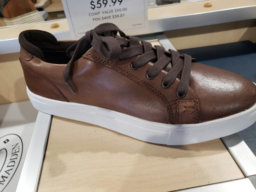 Shoe Store «DSW Designer Shoe Warehouse», reviews and photos, 8506 E 71st St, Tulsa, OK 74133, USA