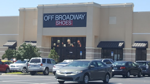 Shoe Store «Off Broadway Shoe Warehouse», reviews and photos, 7300 US-19, Pinellas Park, FL 33781, USA