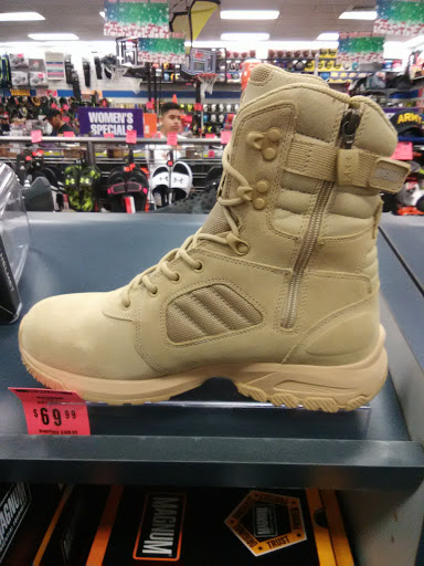 Sporting Goods Store «Big 5 Sporting Goods», reviews and photos, 1106 E Prosperity Ave, Tulare, CA 93274, USA