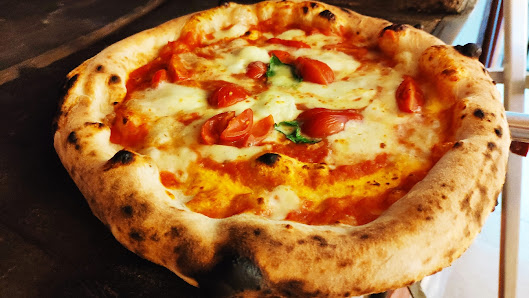 Pizza Partenopea Via Roma, 7, 41011 Campogalliano MO, Italia