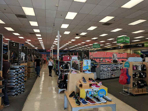 Shoe Store «Shoe Carnival», reviews and photos, 3408 S Glenstone Ave, Springfield, MO 65804, USA