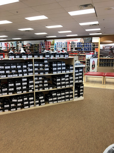 Shoe Store «Famous Footwear», reviews and photos, 975 I-30 Frontage Rd, Rockwall, TX 75087, USA