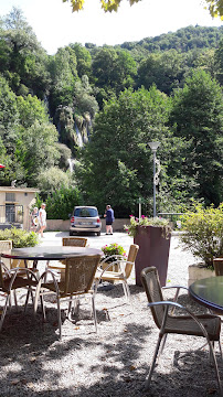 Atmosphère du Restaurant Le Bistrot de la Cascade à Groslée-Saint-Benoit - n°18