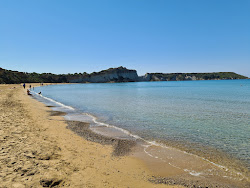 Photo de Gerakas Beach avec baie longue