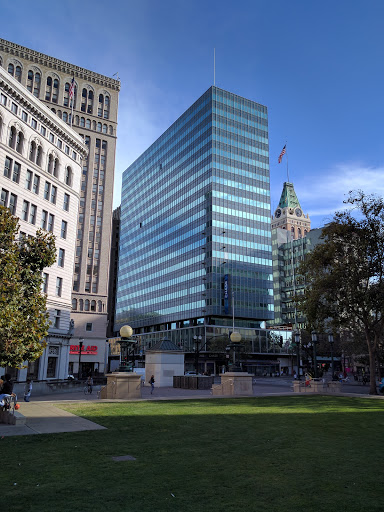 Wine Bar «Downtown Wine Merchants», reviews and photos, 102 Frank H Ogawa Plaza, Oakland, CA 94612, USA