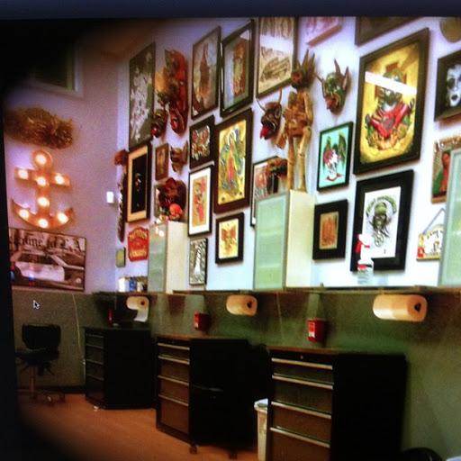 Tattoo Shop «El Clasico Tattoo», reviews and photos, 1610 Sunset Blvd, Los Angeles, CA 90026, USA
