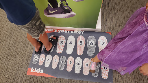 Shoe Store «Famous Footwear», reviews and photos, 4340 N Leavitt Rd, Lorain, OH 44053, USA