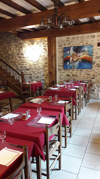 Atmosphère du Restaurant Lou Castel à Nages - n°14