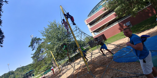 Park «Barcroft Park», reviews and photos, 4200 S Four Mile Run Dr, Arlington, VA 22206, USA