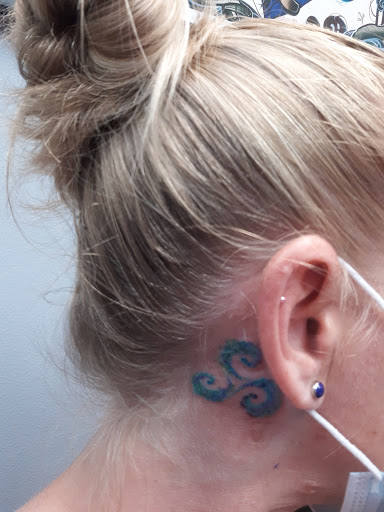 Tattoo Shop «A1 Tattoo Co», reviews and photos, 6805 N Oak Trafficway, Gladstone, MO 64118, USA