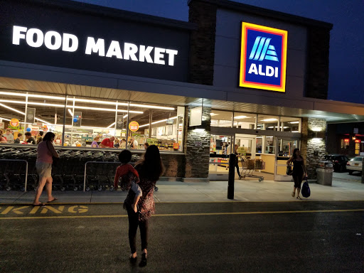 Supermarket «ALDI», reviews and photos, 1681 U.S. 9, Clifton Park, NY 12065, USA