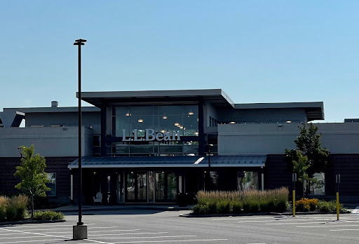 Clothing Store «L.L. Bean», reviews and photos, 6 Wayside Rd, Burlington, MA 01803, USA
