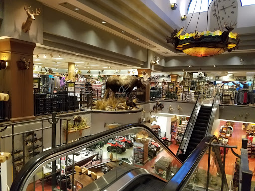 Sporting Goods Store «Bass Pro Shops», reviews and photos, 300 Cincinnati Mills Dr, Cincinnati, OH 45240, USA