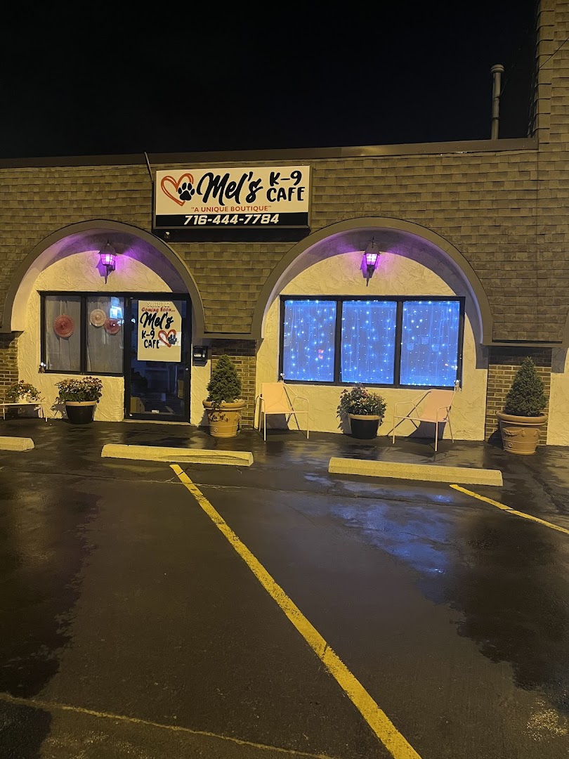 Mel’s K-9 Cafe