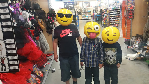 Discount Store «Walmart», reviews and photos, 8538 Interstate 35 Access Rd, San Antonio, TX 78211, USA