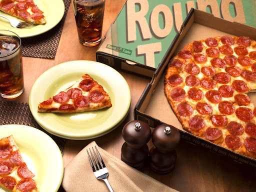 Pizza Restaurant «Round Table Pizza», reviews and photos, 186 Northgate Dr, San Rafael, CA 94903, USA