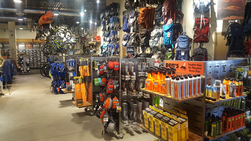 Outdoor Sports Store «Eastern Mountain Sports», reviews and photos, 87 Marginal Way, Portland, ME 04101, USA