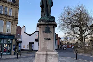 Robert Peel Statue image