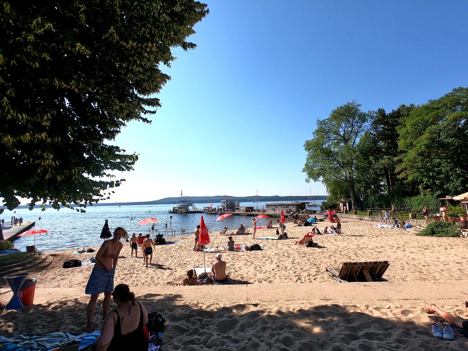 Fotografie cu Strandbad Friedrichshagen cu o suprafață de apa pură turcoaz