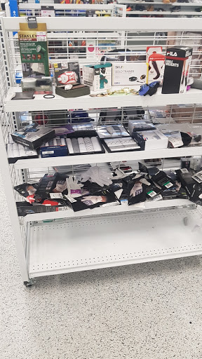 Clothing Store «Ross Dress for Less», reviews and photos, 9820 W Lower Buckeye Rd, Tolleson, AZ 85353, USA