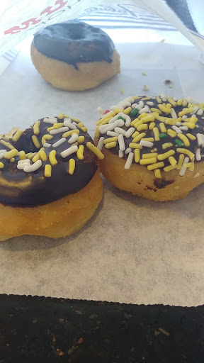 Donut Shop «Yum Yum Donuts», reviews and photos, 205 E Foothill Blvd, Rialto, CA 92376, USA