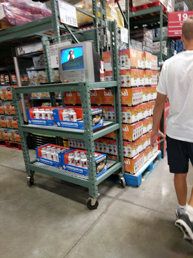 Shopping Mall «Southland Shopping Center», reviews and photos, 6944 W 130th St, Middleburg Heights, OH 44130, USA