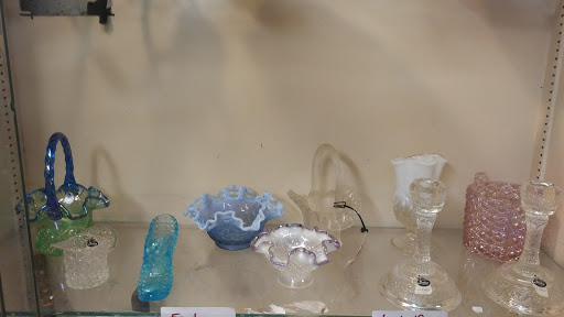 Used Furniture Store «Emmitsburg Auction», reviews and photos, 17319 N Seton Ave, Emmitsburg, MD 21727, USA