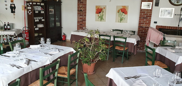 La Taverna dei Tre Gufi Via Devietti Goggia Aldo, 71, 10077 Malanghero TO, Italia