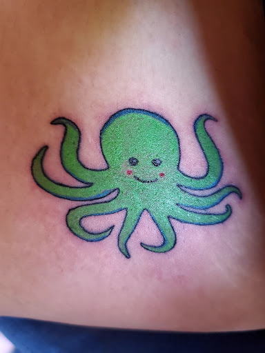 Body Piercing Shop «Black Lotus Custom Tattoos & Body Piercing», reviews and photos, N5006 State Rd 35, Onalaska, WI 54650, USA