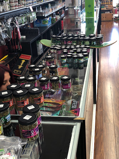 Tobacco Shop «Sky High Smoke Shop», reviews and photos, 19801 NW 27th Ave, Miami Gardens, FL 33056, USA