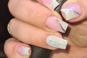 La Belle - Nails and Beauty image